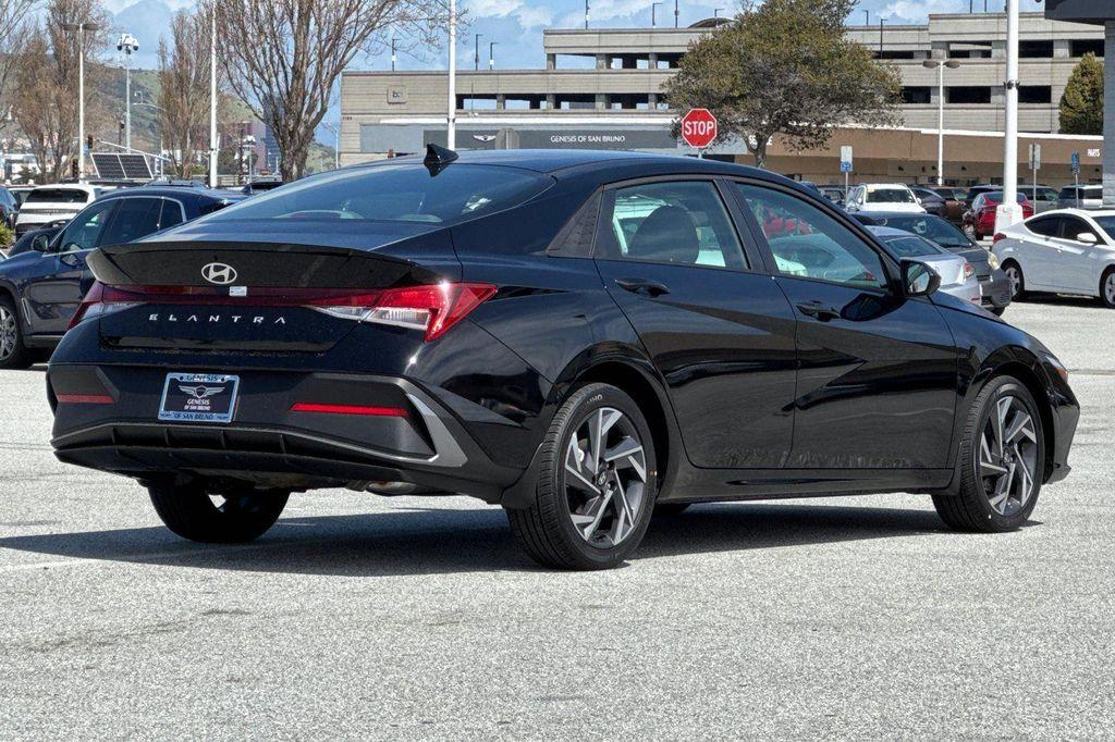 new 2025 Hyundai Elantra car, priced at $22,275