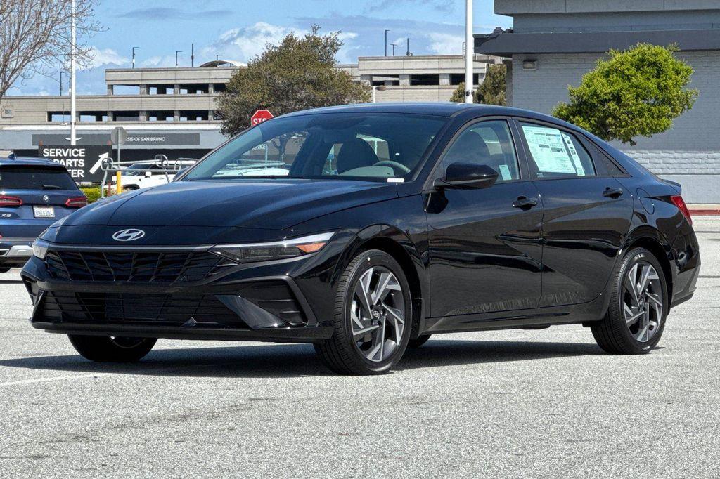 new 2025 Hyundai Elantra car, priced at $22,275