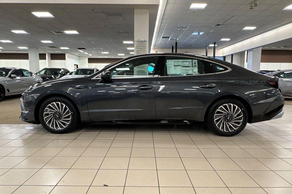 new 2025 Hyundai Sonata Hybrid car, priced at $35,540