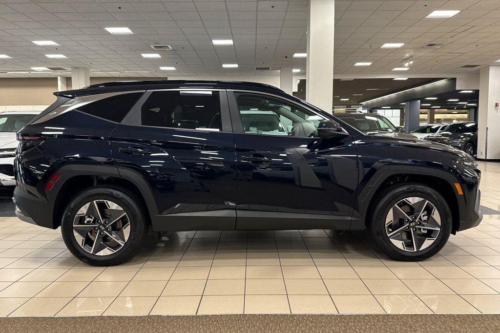 new 2025 Hyundai TUCSON Hybrid car, priced at $32,980