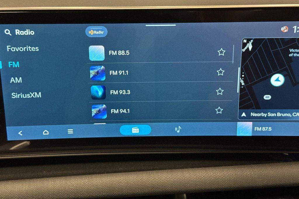 new 2025 Hyundai TUCSON Hybrid car, priced at $32,980