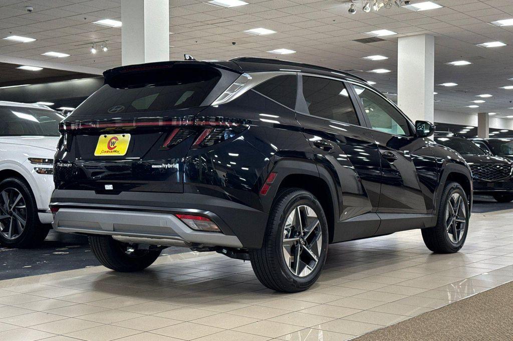 new 2025 Hyundai TUCSON Hybrid car, priced at $32,980
