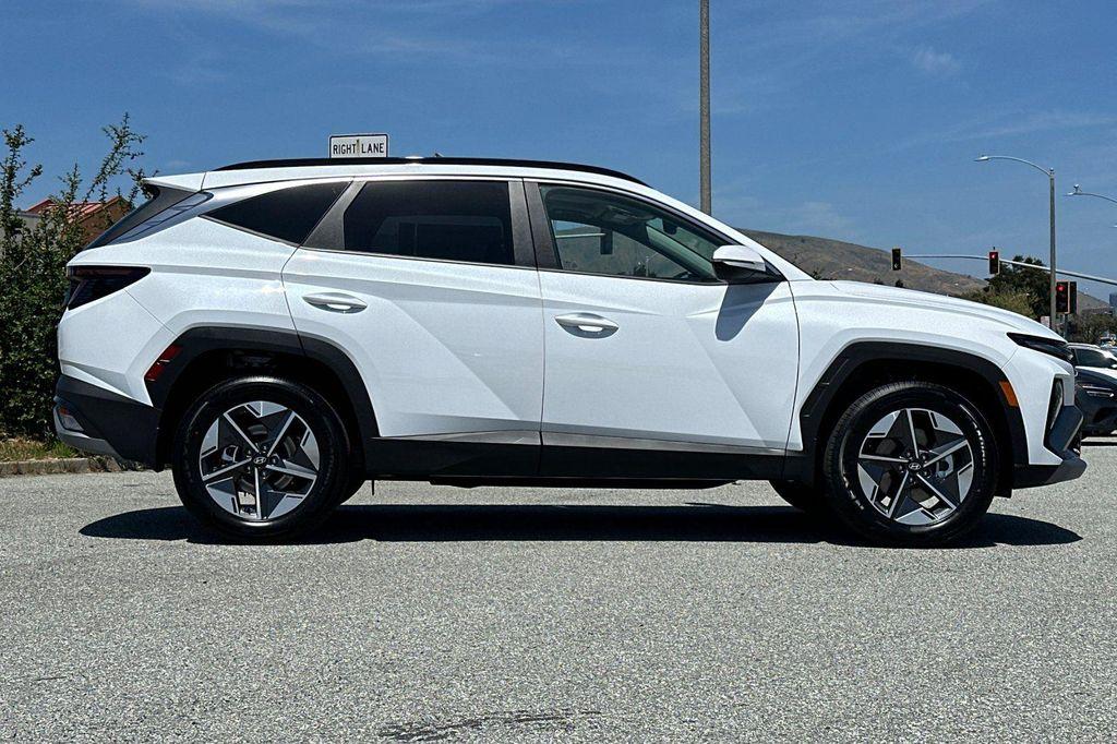 new 2025 Hyundai TUCSON Hybrid car, priced at $32,810