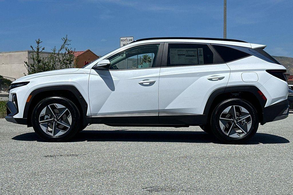 new 2025 Hyundai TUCSON Hybrid car, priced at $32,810