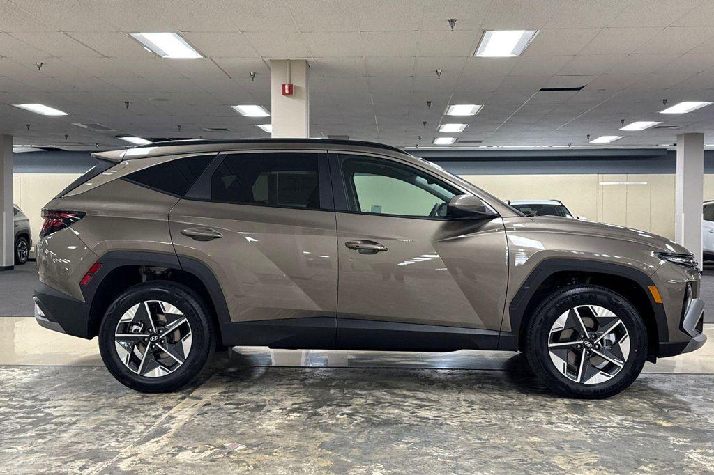 new 2026 Hyundai TUCSON Hybrid car, priced at $31,610