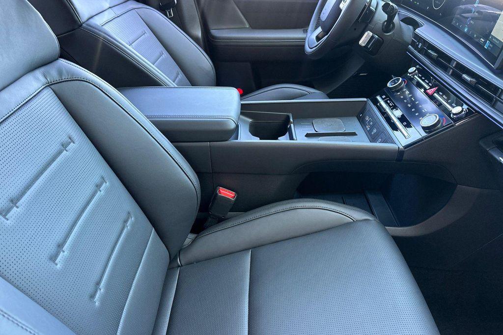 new 2025 Hyundai SANTA FE HEV car, priced at $45,375