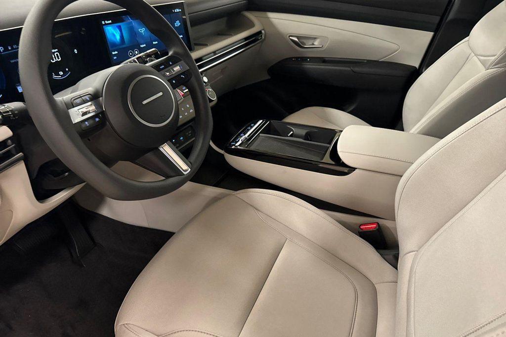 new 2026 Hyundai TUCSON Hybrid car, priced at $32,175