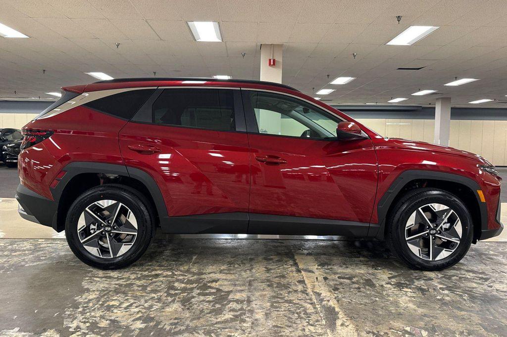 new 2026 Hyundai TUCSON Hybrid car, priced at $32,175