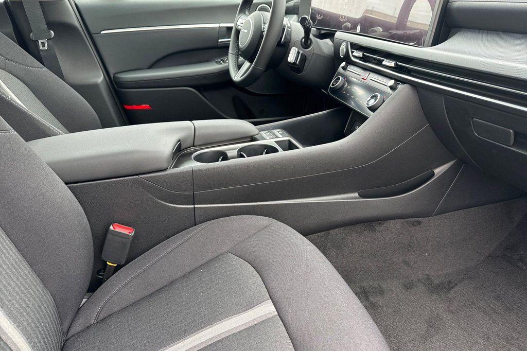 new 2026 Hyundai Sonata Hybrid car, priced at $33,285