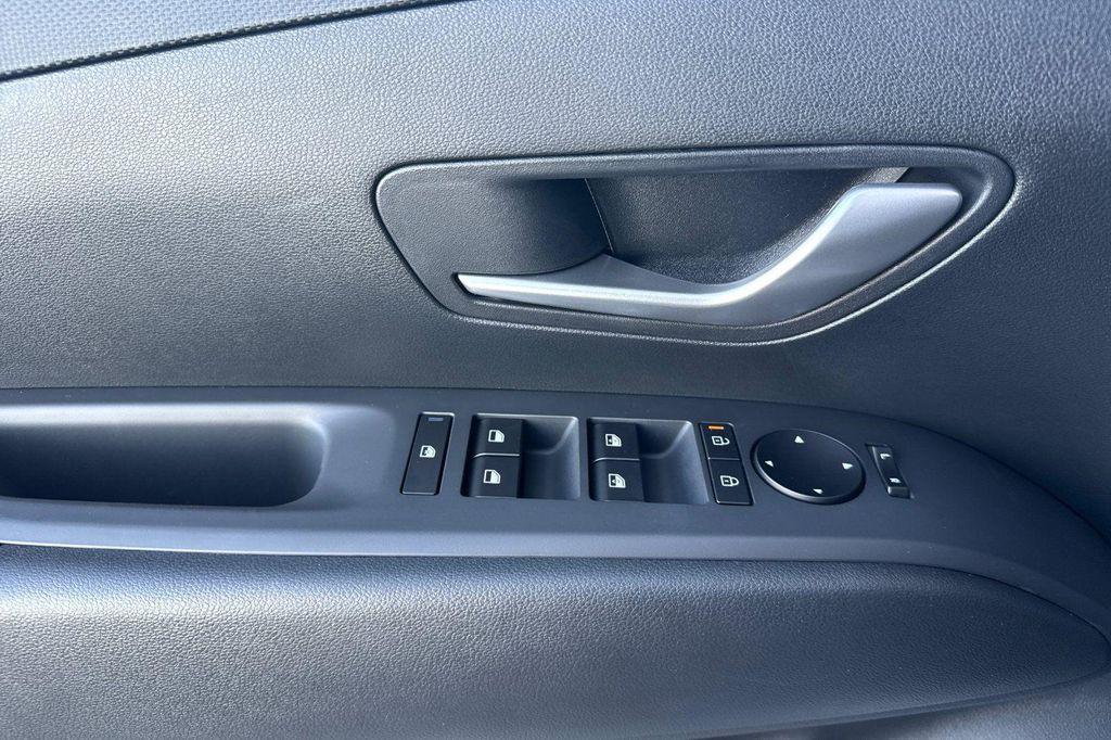 new 2026 Hyundai TUCSON Hybrid car, priced at $31,645