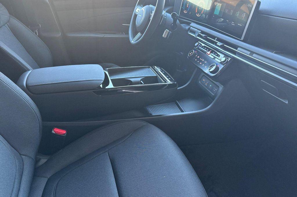 new 2026 Hyundai TUCSON Hybrid car, priced at $31,645