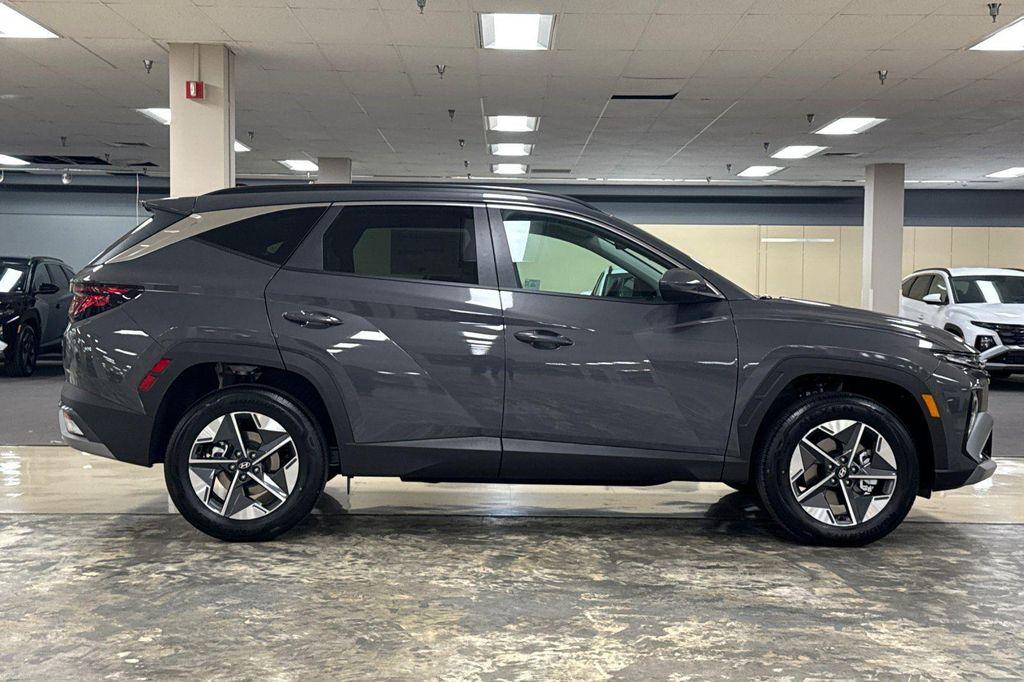 new 2026 Hyundai TUCSON Hybrid car, priced at $31,675