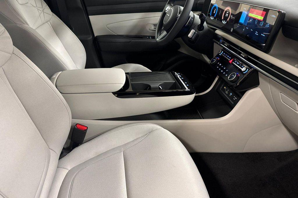 new 2026 Hyundai TUCSON Hybrid car, priced at $31,675