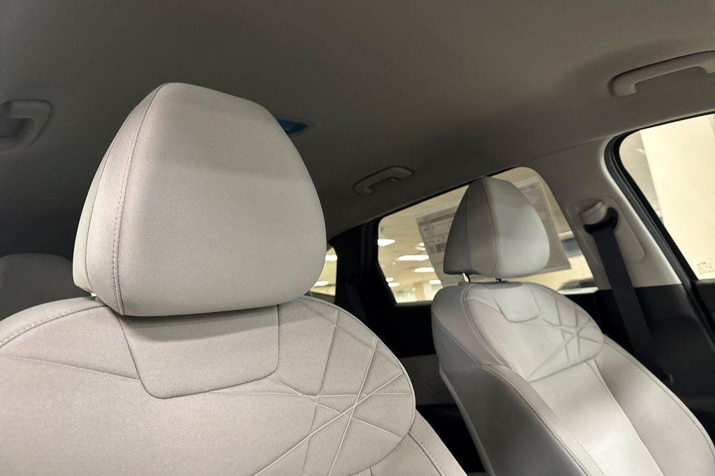 new 2026 Hyundai TUCSON Hybrid car, priced at $31,675