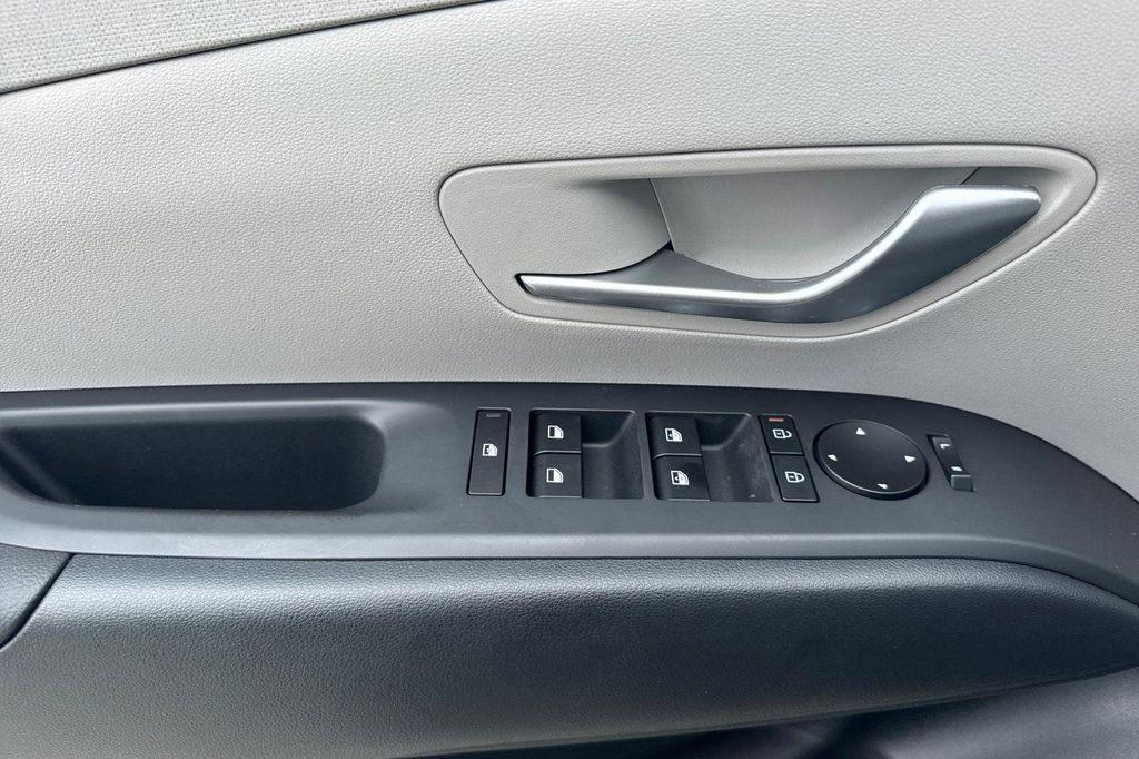 new 2025 Hyundai TUCSON Hybrid car, priced at $33,345