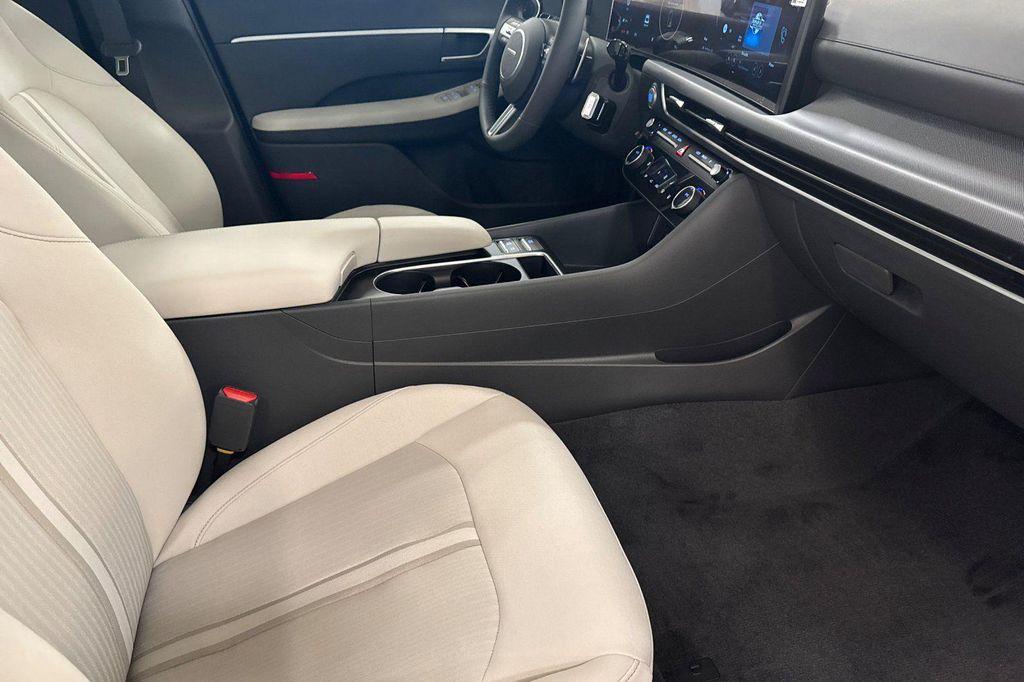 new 2025 Hyundai Sonata car, priced at $29,095