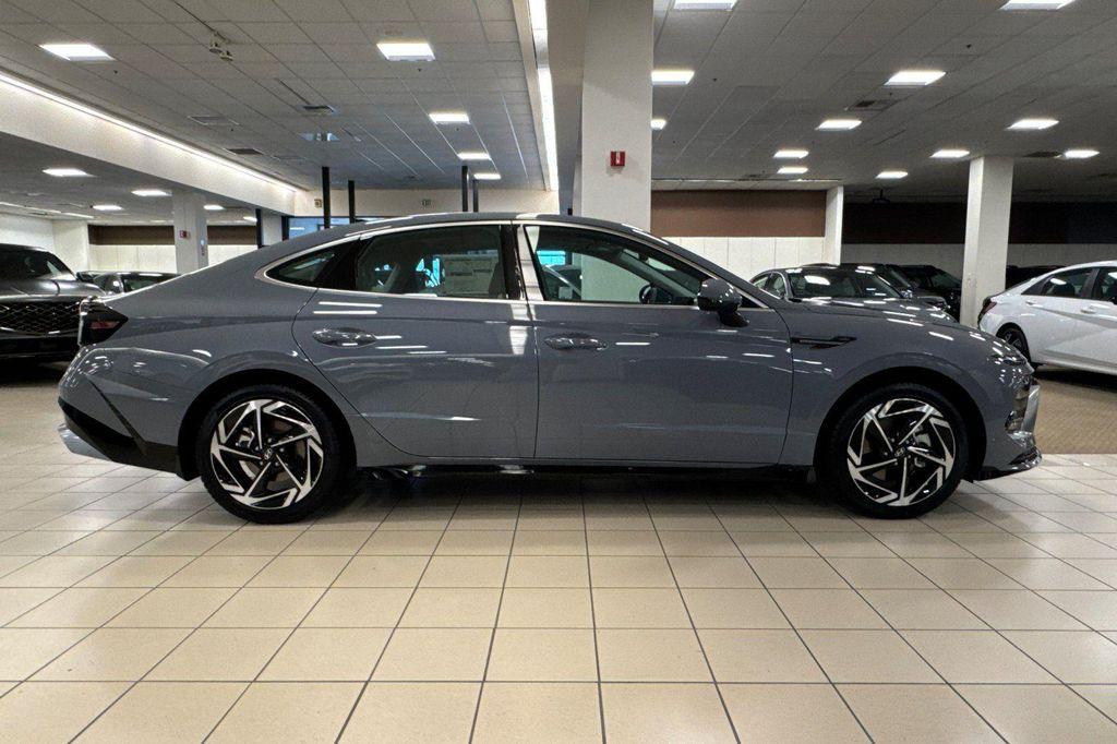 new 2025 Hyundai Sonata car, priced at $29,095