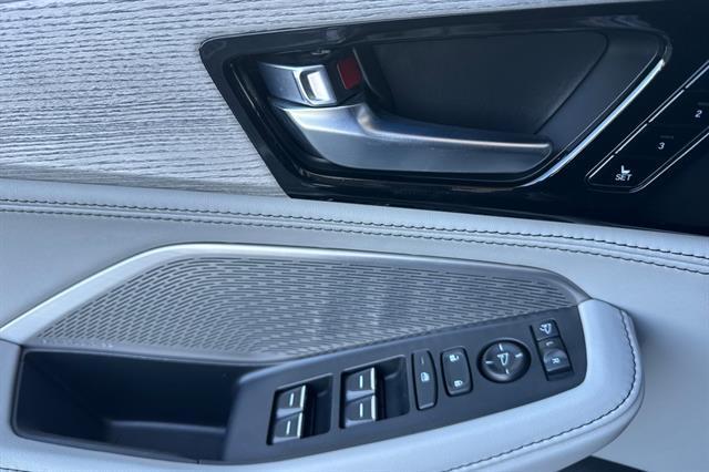 used 2022 Acura MDX car, priced at $36,998