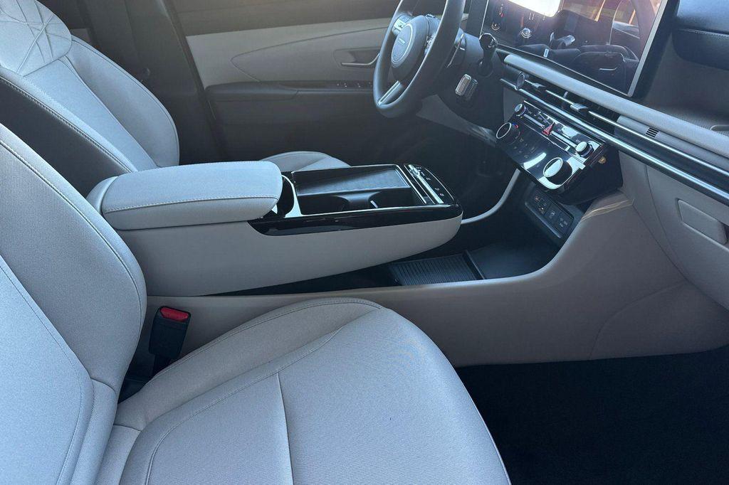 new 2026 Hyundai TUCSON Hybrid car, priced at $31,610
