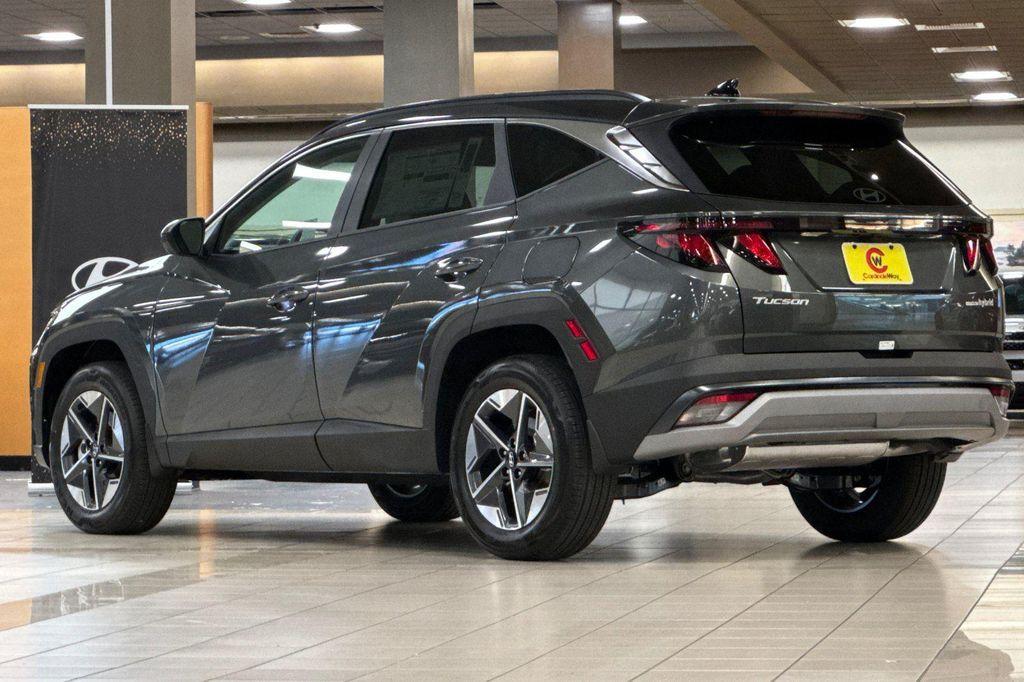 new 2026 Hyundai TUCSON Hybrid car, priced at $31,475