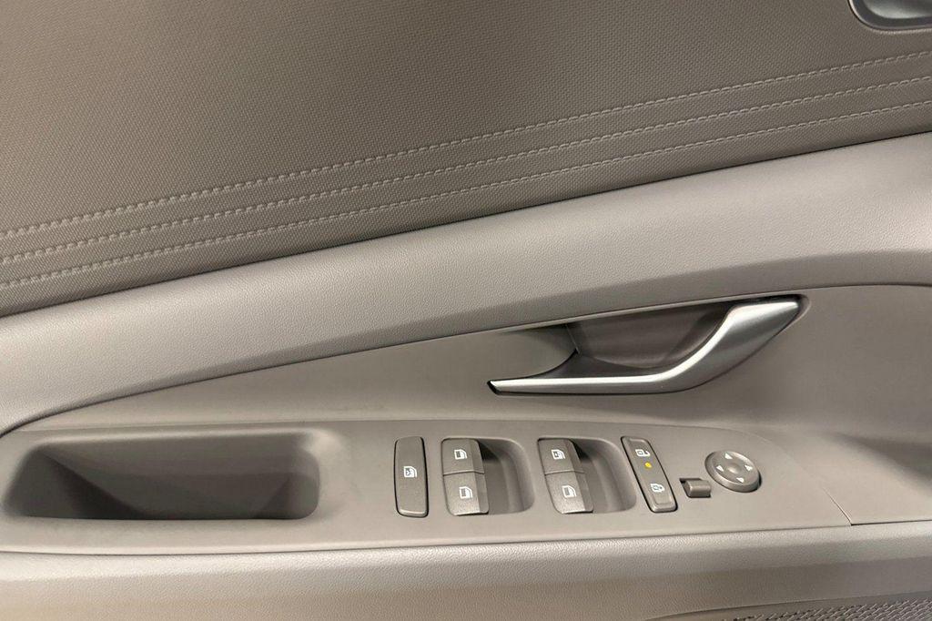 new 2025 Hyundai ELANTRA HEV car, priced at $22,740