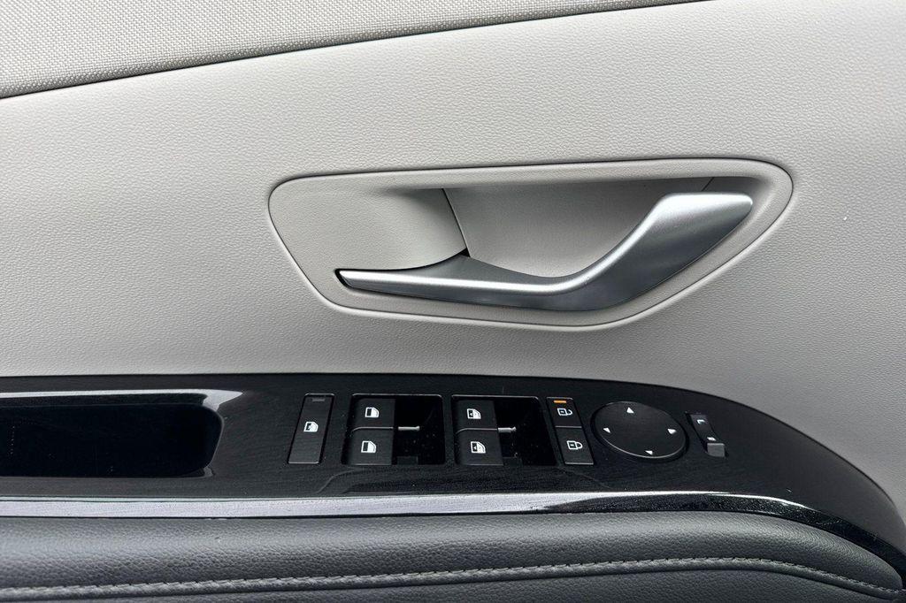 new 2025 Hyundai TUCSON Hybrid car, priced at $38,170