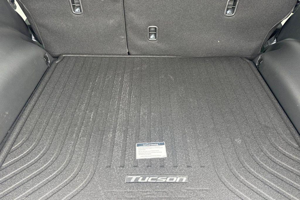 new 2025 Hyundai TUCSON Hybrid car, priced at $38,170