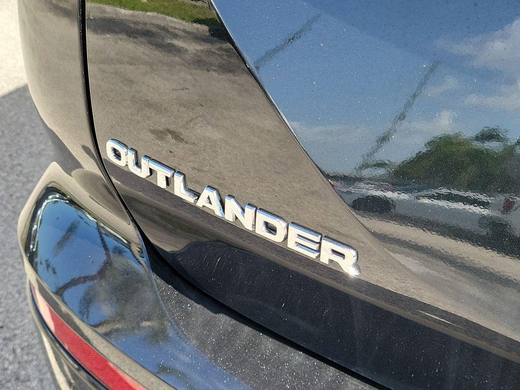 new 2025 Mitsubishi Outlander car, priced at $30,785