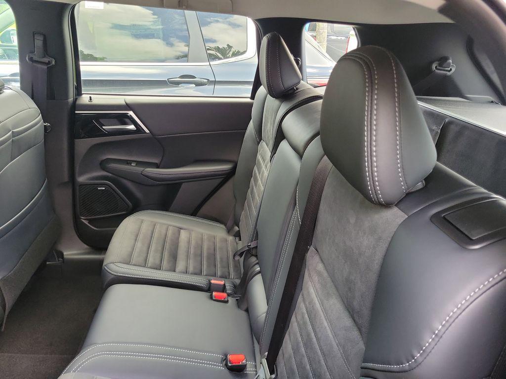 new 2025 Mitsubishi Outlander car, priced at $29,995
