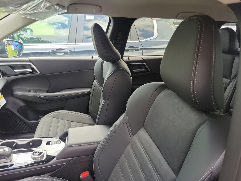 new 2025 Mitsubishi Outlander car, priced at $29,995
