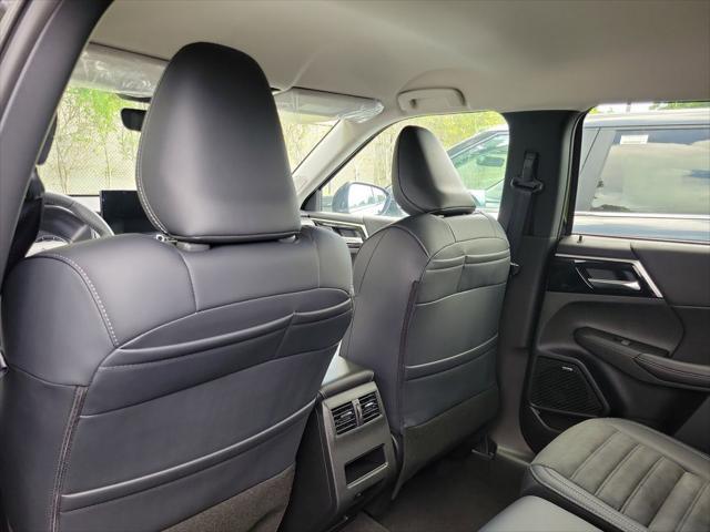 new 2025 Mitsubishi Outlander car, priced at $30,105