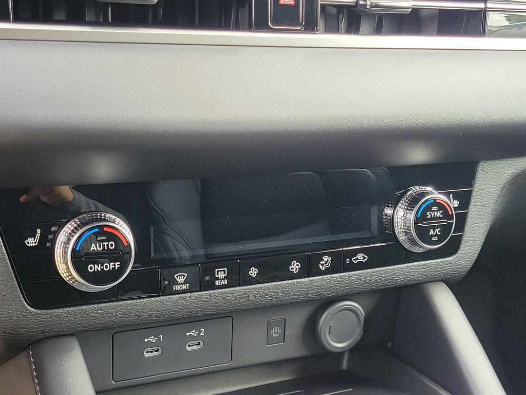 new 2025 Mitsubishi Outlander car, priced at $29,995