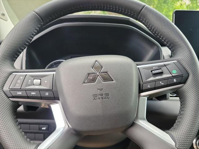 new 2025 Mitsubishi Outlander car, priced at $30,105