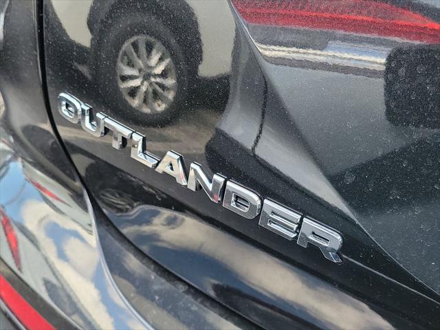 new 2025 Mitsubishi Outlander car, priced at $31,980