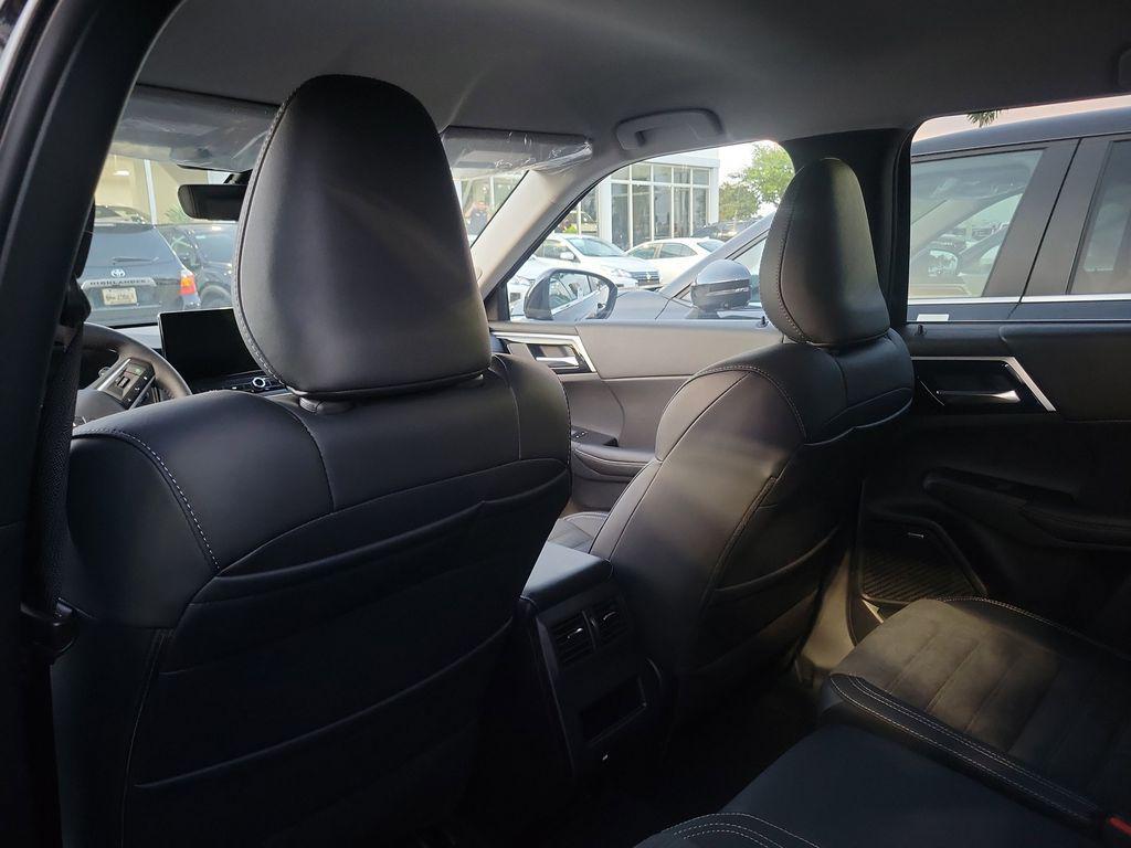 new 2025 Mitsubishi Outlander car, priced at $32,135
