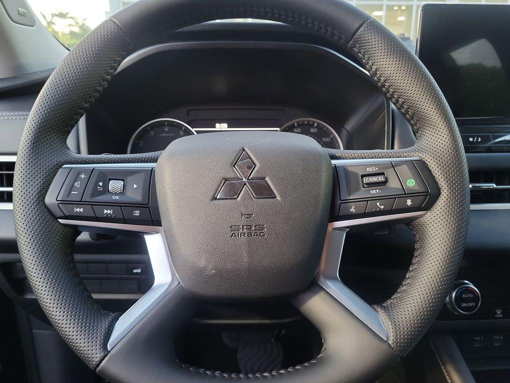 new 2025 Mitsubishi Outlander car, priced at $32,135