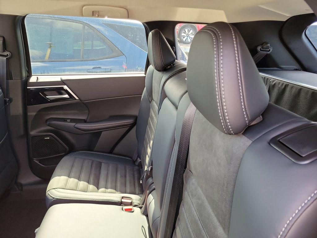 new 2025 Mitsubishi Outlander car, priced at $30,105