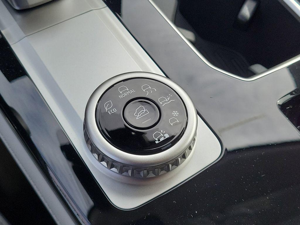 new 2025 Mitsubishi Outlander car, priced at $36,040
