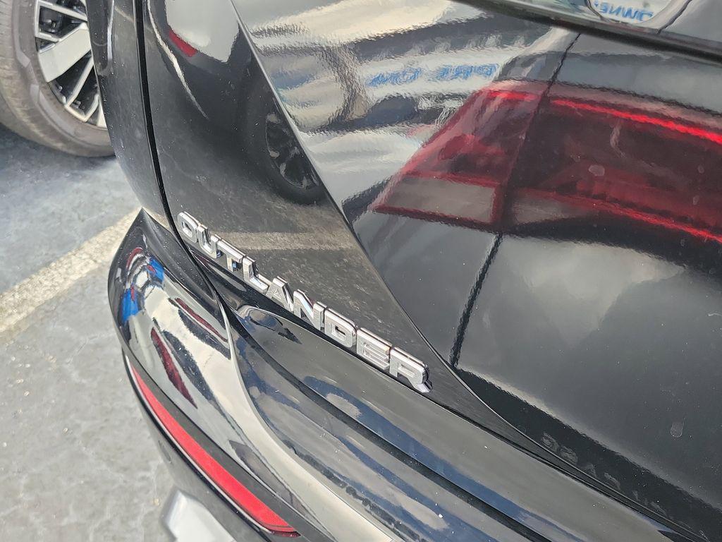 new 2025 Mitsubishi Outlander car, priced at $31,105