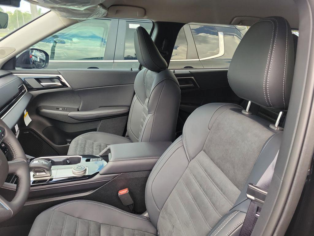 new 2025 Mitsubishi Outlander car, priced at $31,105