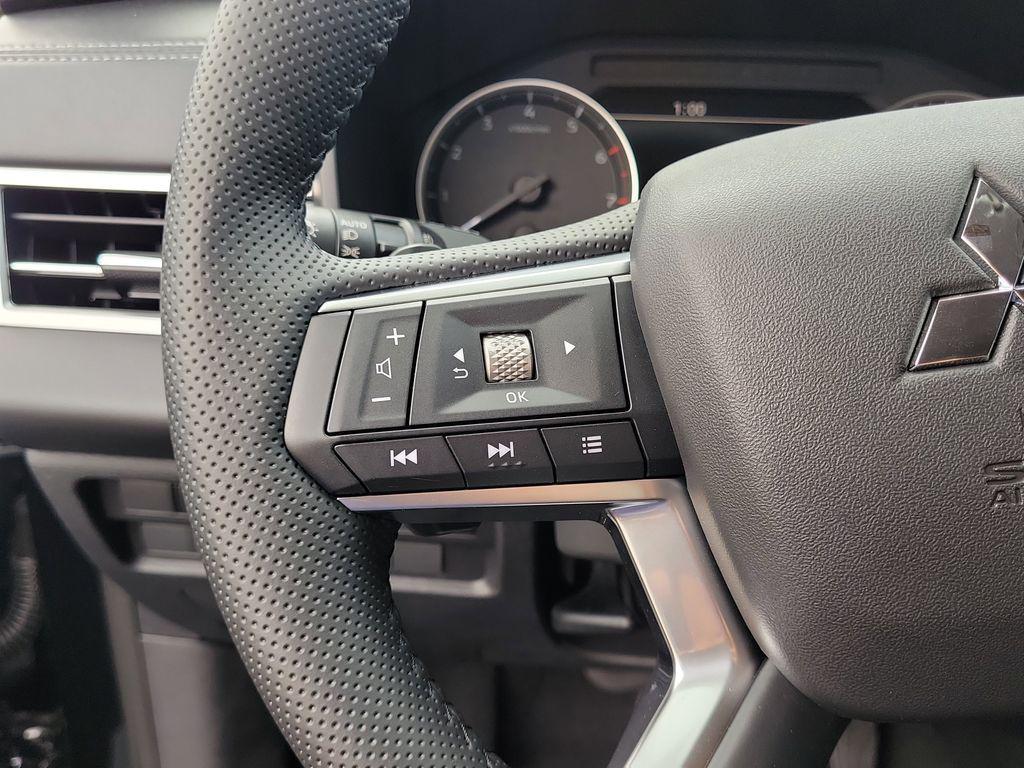 new 2025 Mitsubishi Outlander car, priced at $31,105