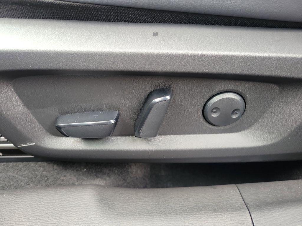 new 2025 Mitsubishi Outlander car, priced at $31,105