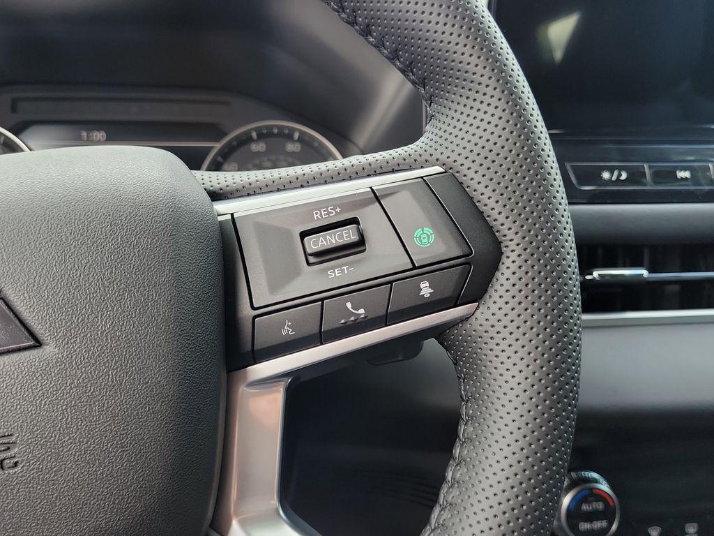 new 2025 Mitsubishi Outlander car, priced at $31,105