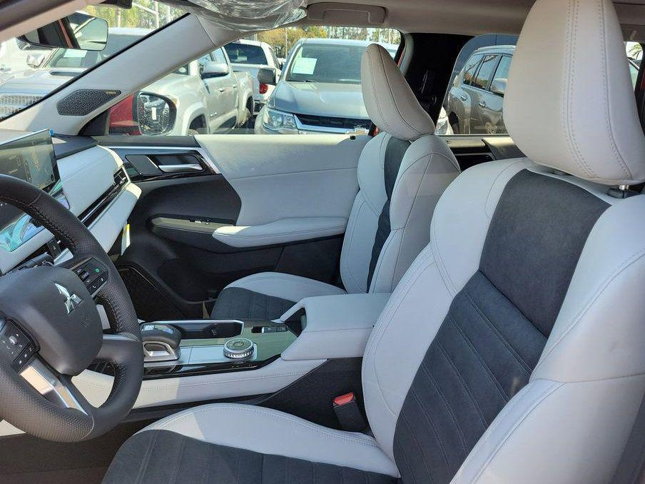 new 2025 Mitsubishi Outlander car, priced at $30,695