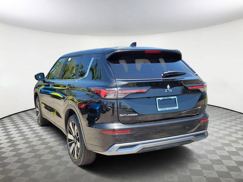 new 2025 Mitsubishi Outlander car, priced at $30,695