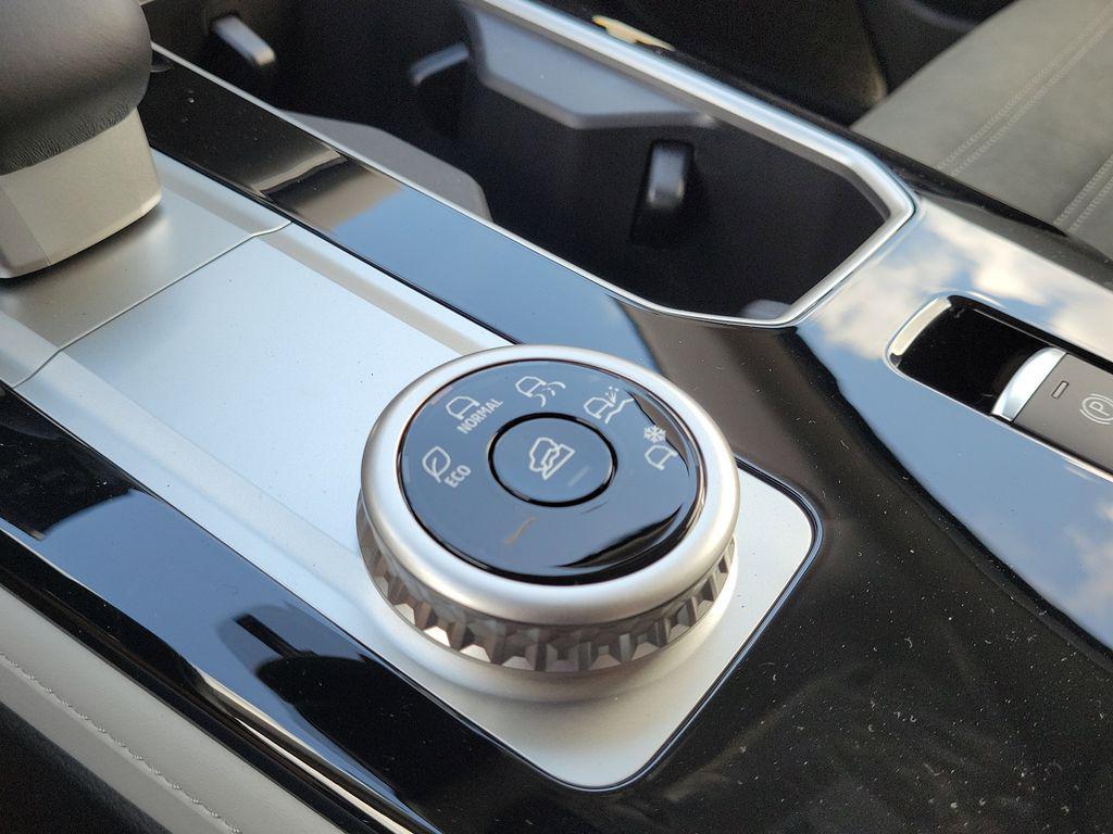 new 2025 Mitsubishi Outlander car, priced at $36,445