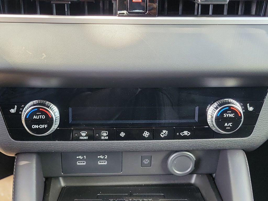 new 2025 Mitsubishi Outlander car, priced at $33,195
