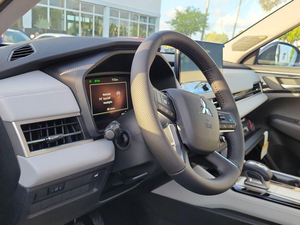 new 2025 Mitsubishi Outlander car, priced at $33,790