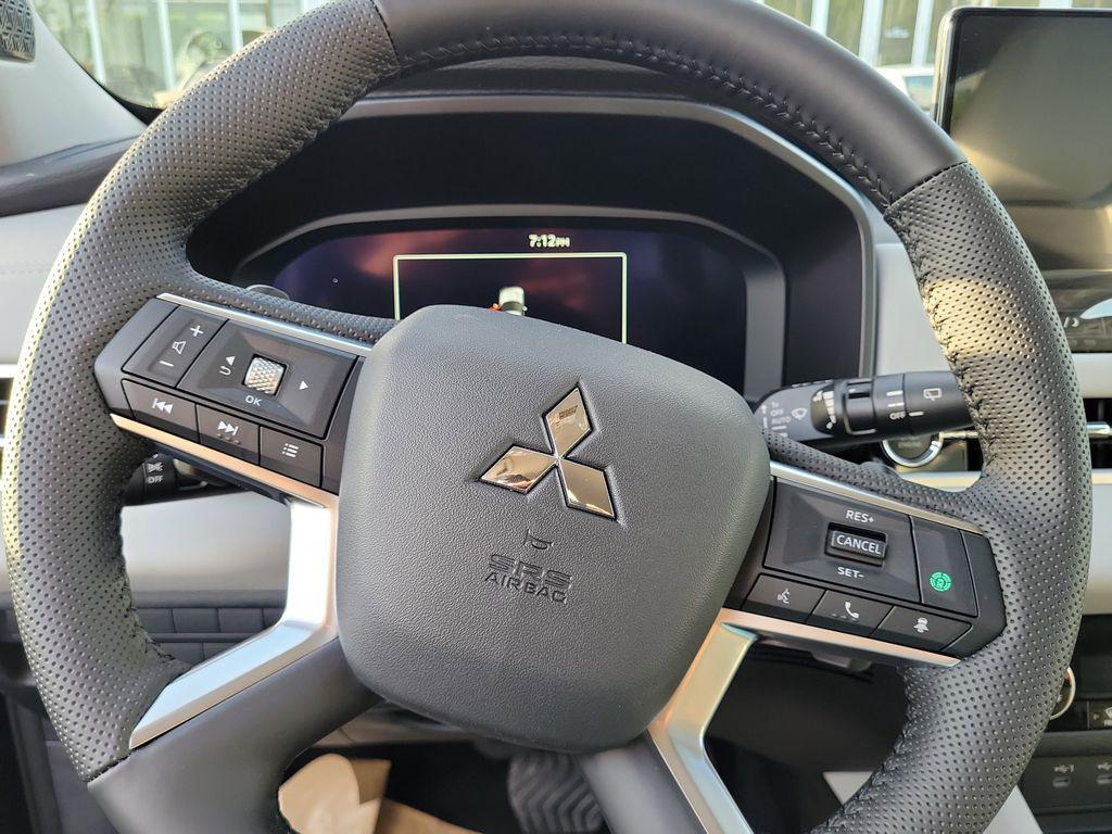 new 2025 Mitsubishi Outlander car, priced at $33,790