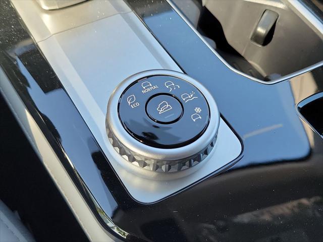 new 2025 Mitsubishi Outlander car, priced at $33,325